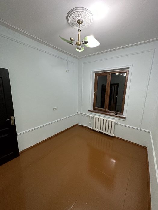 Массив Чорсу 4/5/5 + Парковка бор Жойи зу́р