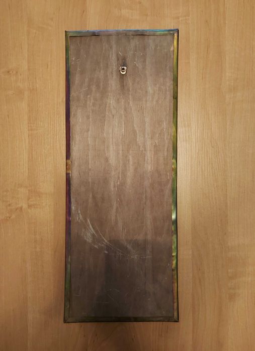 Чеканка «Девушка с яблоком»