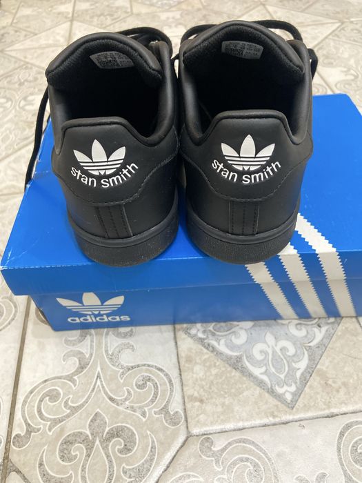 Кроссовки Adidas,оригинал 38-39 размер