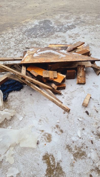 Vand Lemne de foc comuna: Holboca sat:Rusenii Vechi