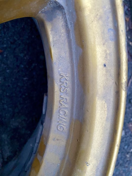 Диски r17 5*100 золотого цвета