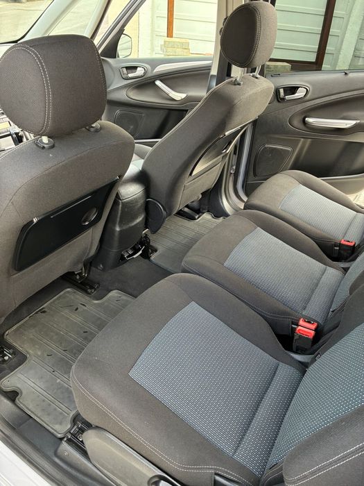 Vand ford galaxy 2012