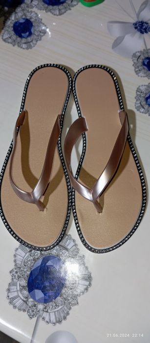 Сланцы новые размер 38-39