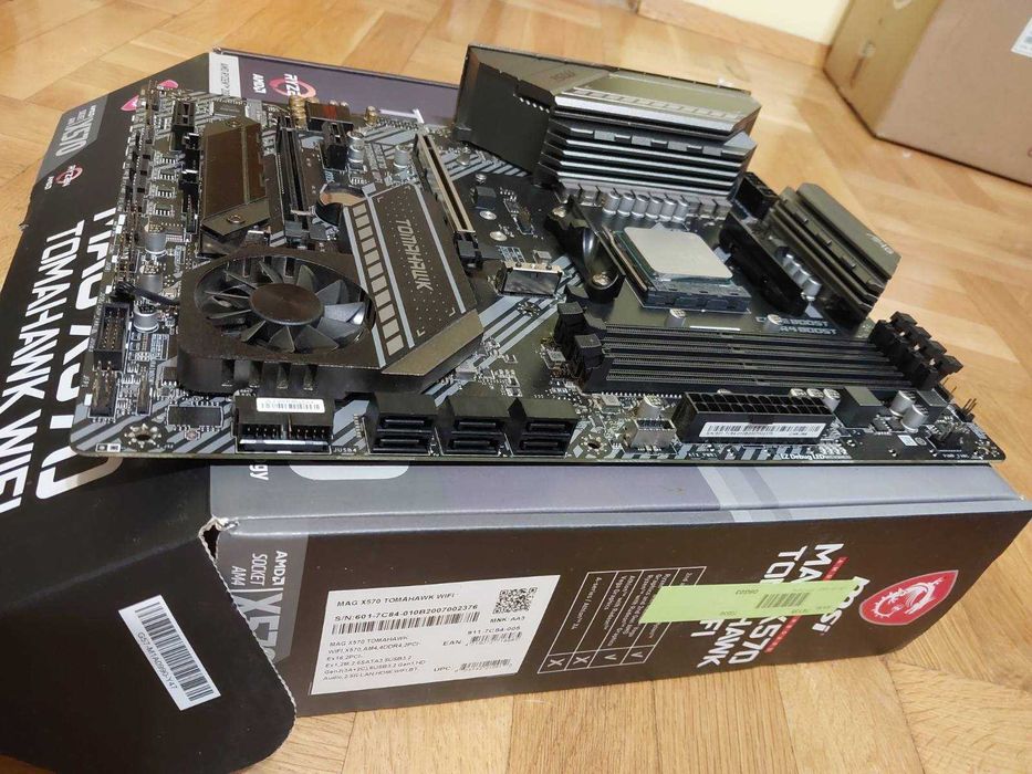 MSI X570 Tomahawk Wi-Fi