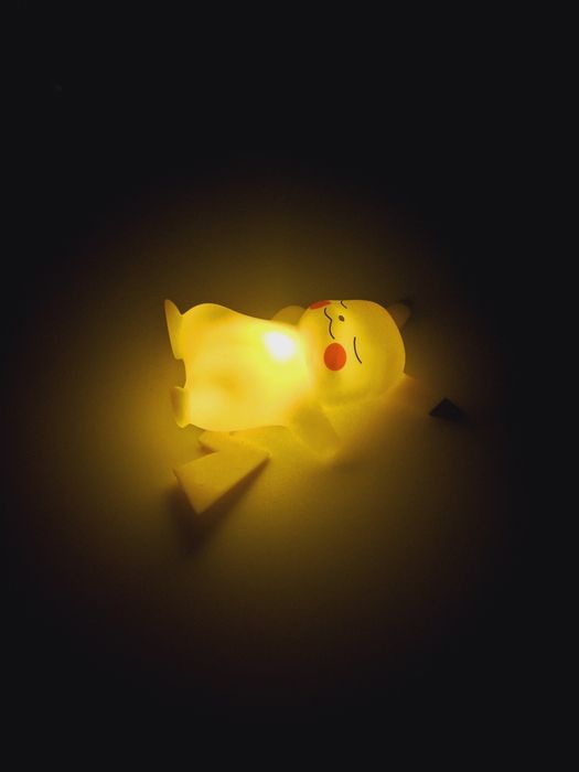 Малка Пикачу лампичка