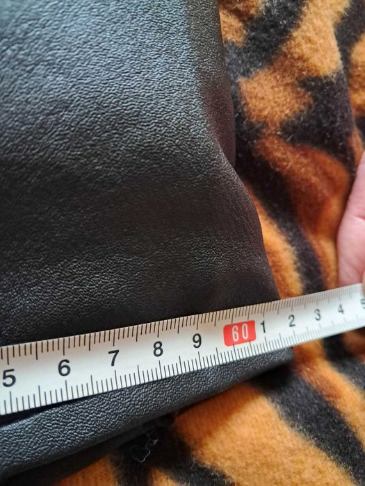 Продавам дамско манто естествена кожа номер 52