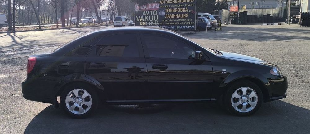 Gentra avtomat sotiladi