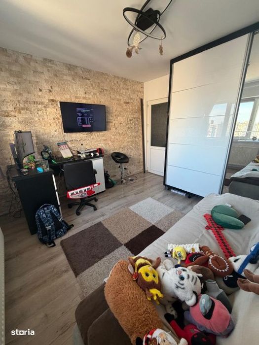 Apartament de vanzare, cu 2 camere, 57 mp, zona Craiovita