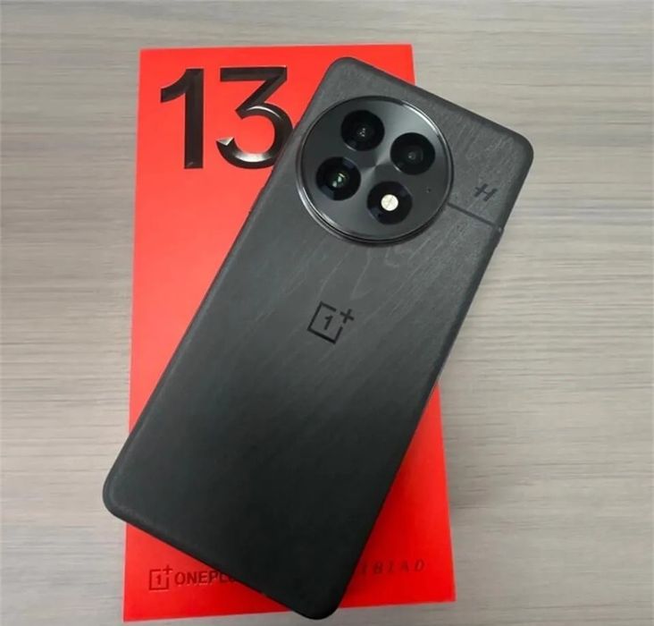 OnePlus 13, 12/256 ГБ, SIM + eSIM