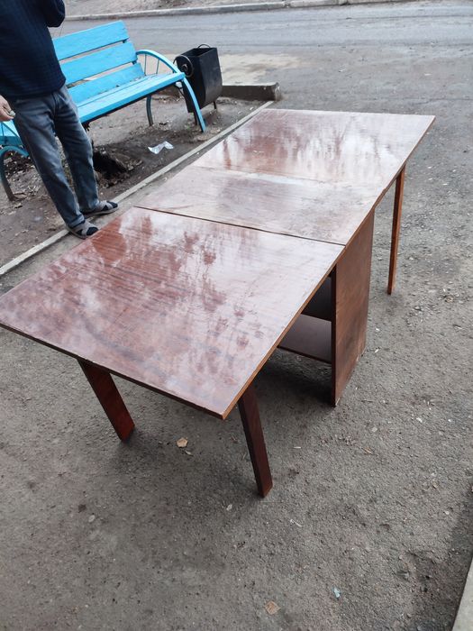 Разборный стол в отличном состоянии