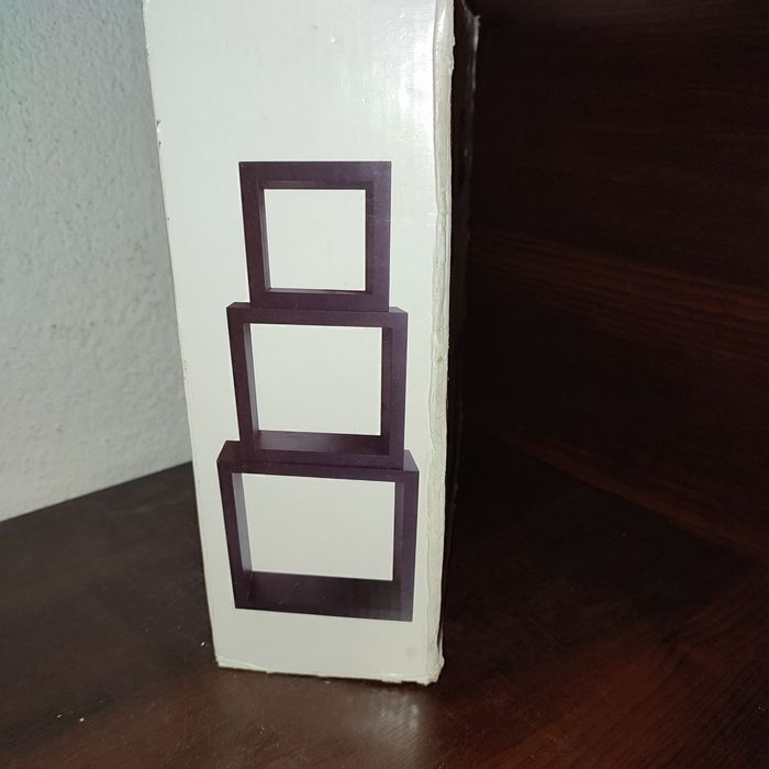 Rafturi de perete cuburi