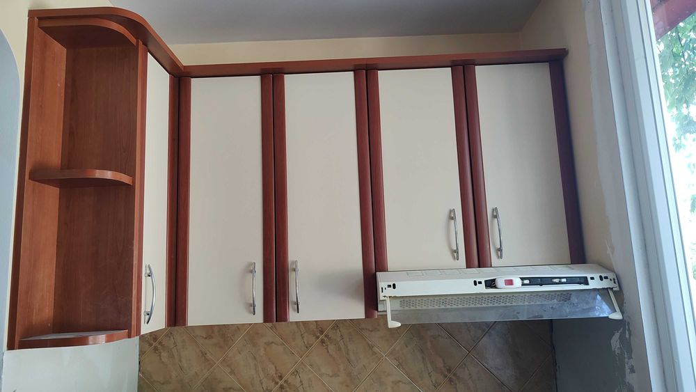 Продавам кухненски мебели
