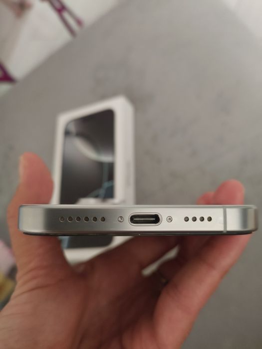 Iphone 16 pro max белый 90% акб