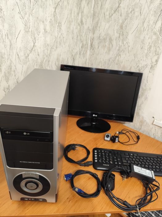 Компютър, монитор