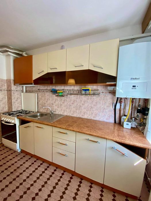 Proprietar! Închiriez apartament doua camere.