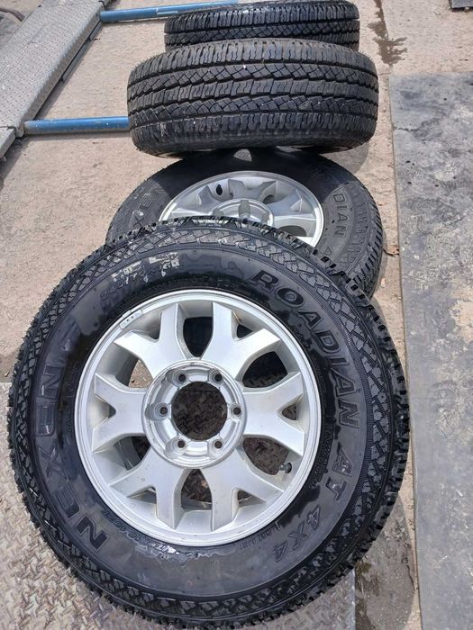Продавам 4 броя гуми с джанти Nexen Roadian AT 4x4 (245/70 R16)