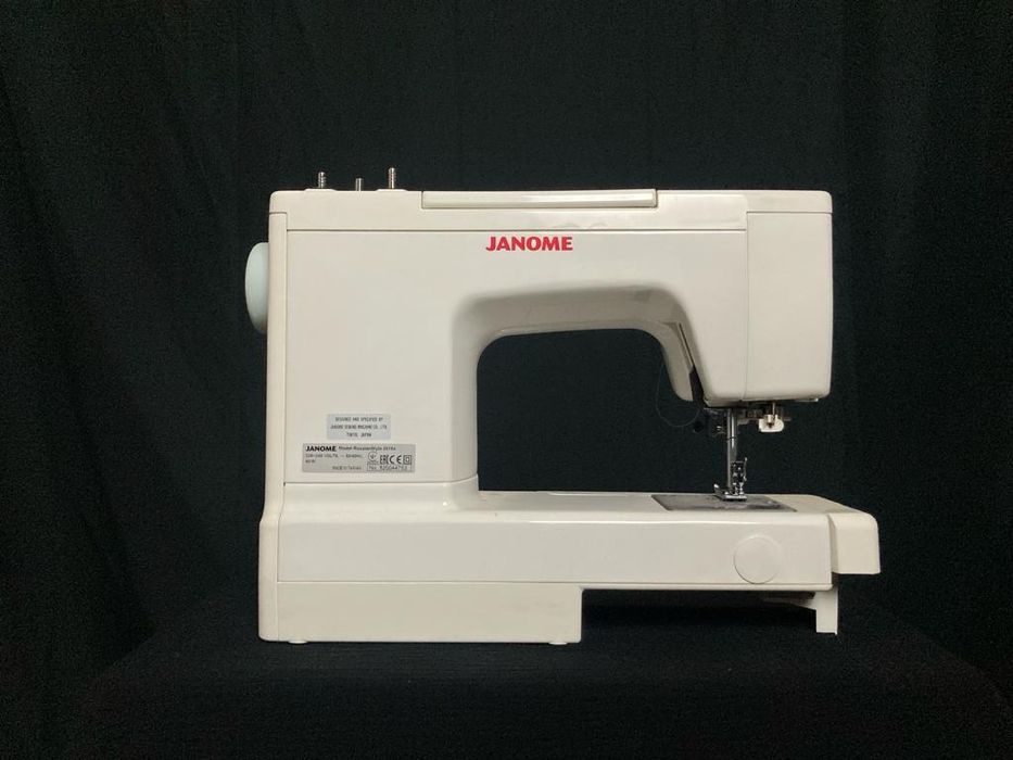 Швейная машина Janome Russian Style 2019