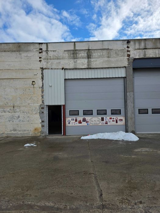 Spațiu de inchiriat :Showroom/Birouri 288 mp+ Hală Depozitare 360mp