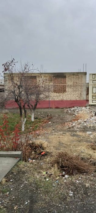 Қурилиши тугалланмаган ҳовли уй сотилади. Нархини келишамиз