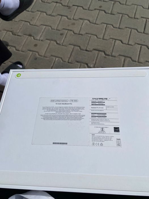 macbook pro 14 8/1tb