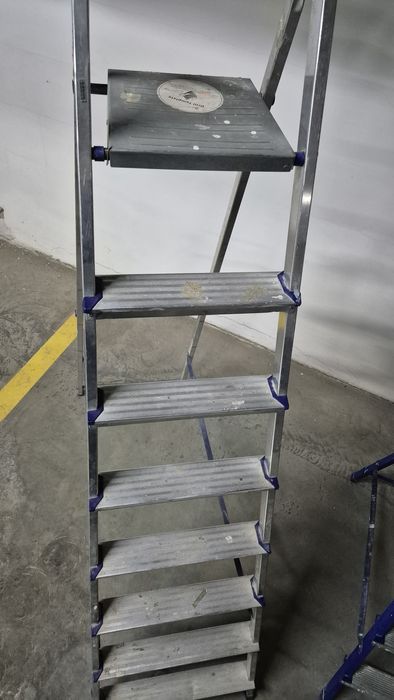 Стремянка 8ступенчатая