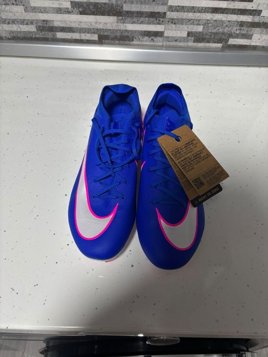Vând ghete fotbal Nike produs nou