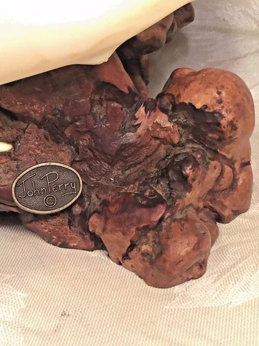 Скулптура на акули чук на Джон Пери от 1973г