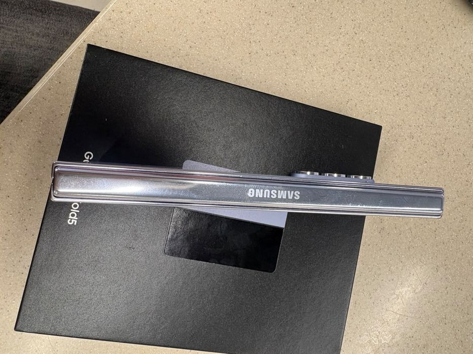 Продам самунг фолд 5 Samsung z fold 5
