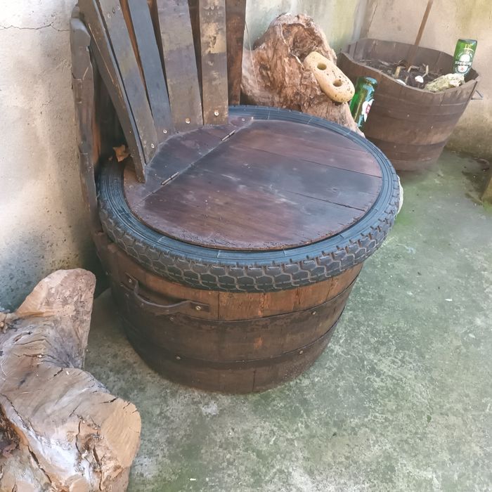 Стол за изба Трон