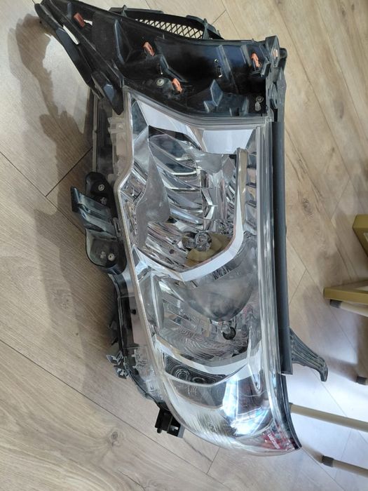 Оригинальная левая фара Prado 150