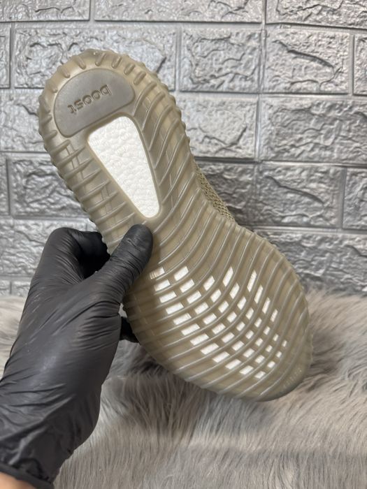 Yeezy 350 v2 Granite Pk Premium