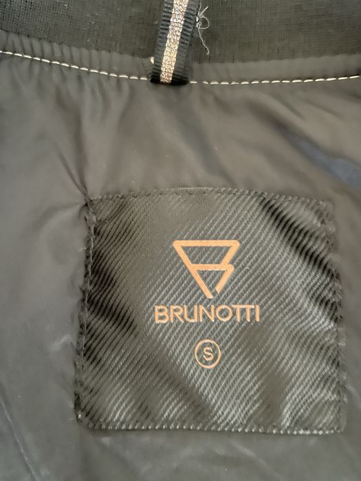 Яке Brunotti ново