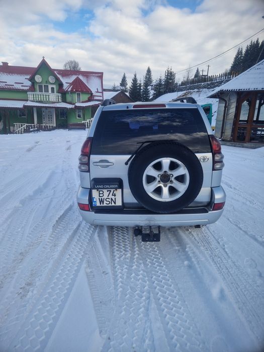 Vînd Toyota land CRUISER