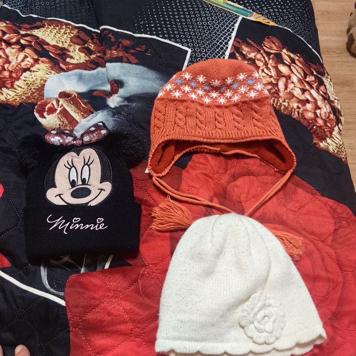 Детски зимни шапки, ръкавици и комплектчета