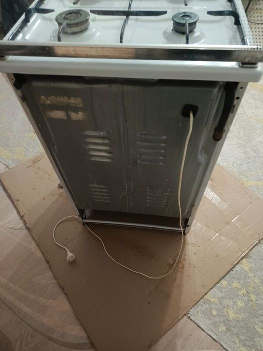 Продам газовую плиту.