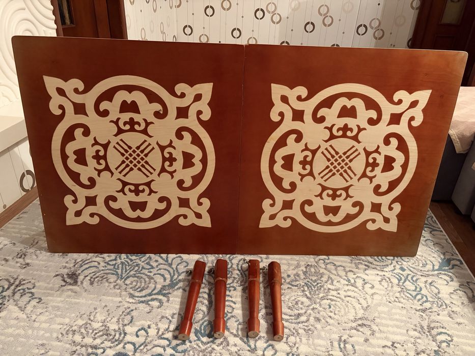 Продам склпдноц стол казахский 150х80