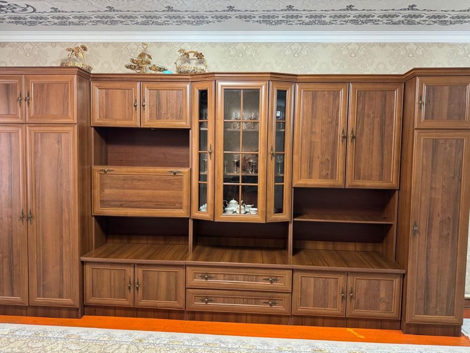Шкаф для гостииной