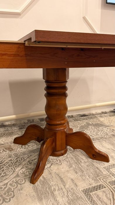 Стол гостиный продам