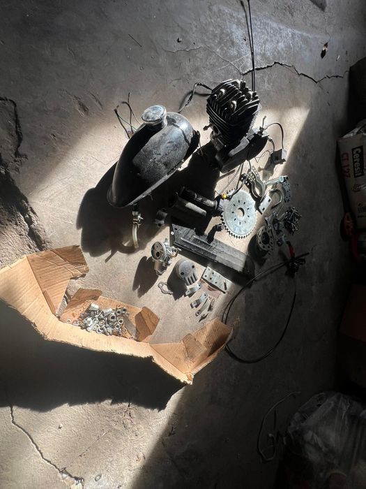 Vând bicicleta cu motor 80cc