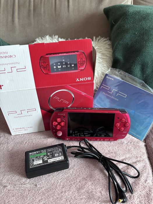 Sony PSP 3000 Radiant Red - Import Japonia - Pachet Complet Original CIB