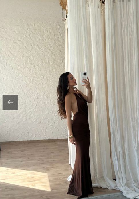 Платья вечерние.