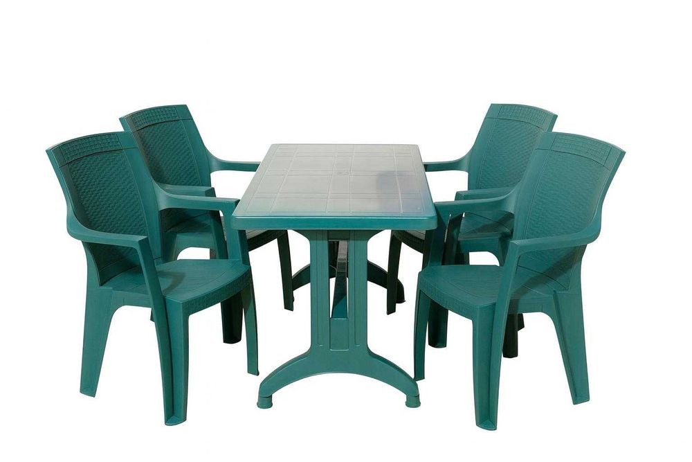 Пластмасов комплект за градина с маса и столове