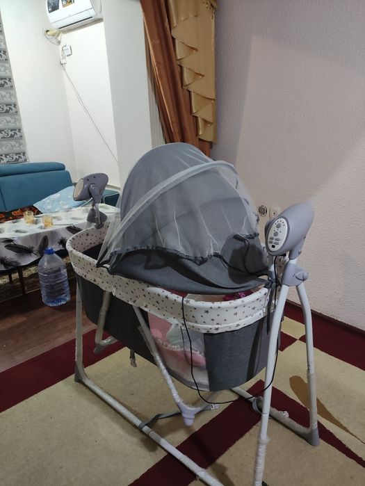 Коляска сотилади