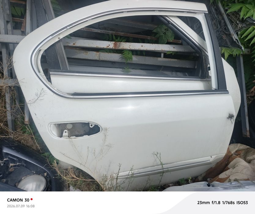Двери на nissan Maxima a 33