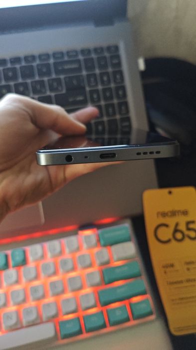 Телефон realme c65 8/256