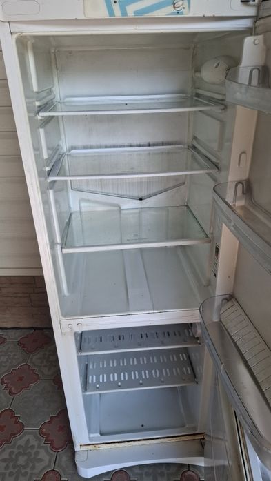 Холодильник двухкамерный