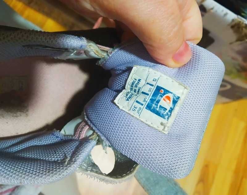 Papuci Champion nr 35 cu luminițe