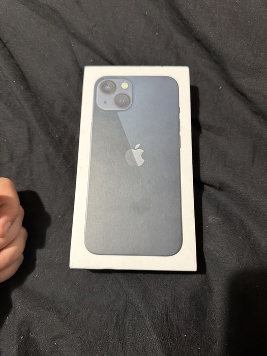 Продавам iphone 13