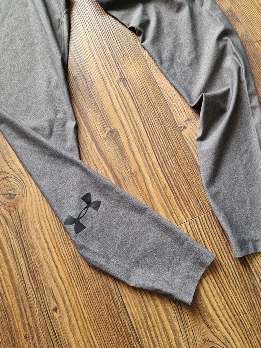 Страхотно мъжко спортно долнище клин UNDER ARMOUR размер M