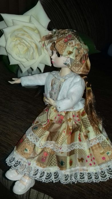 кукла със сгъваеми ръце и крака